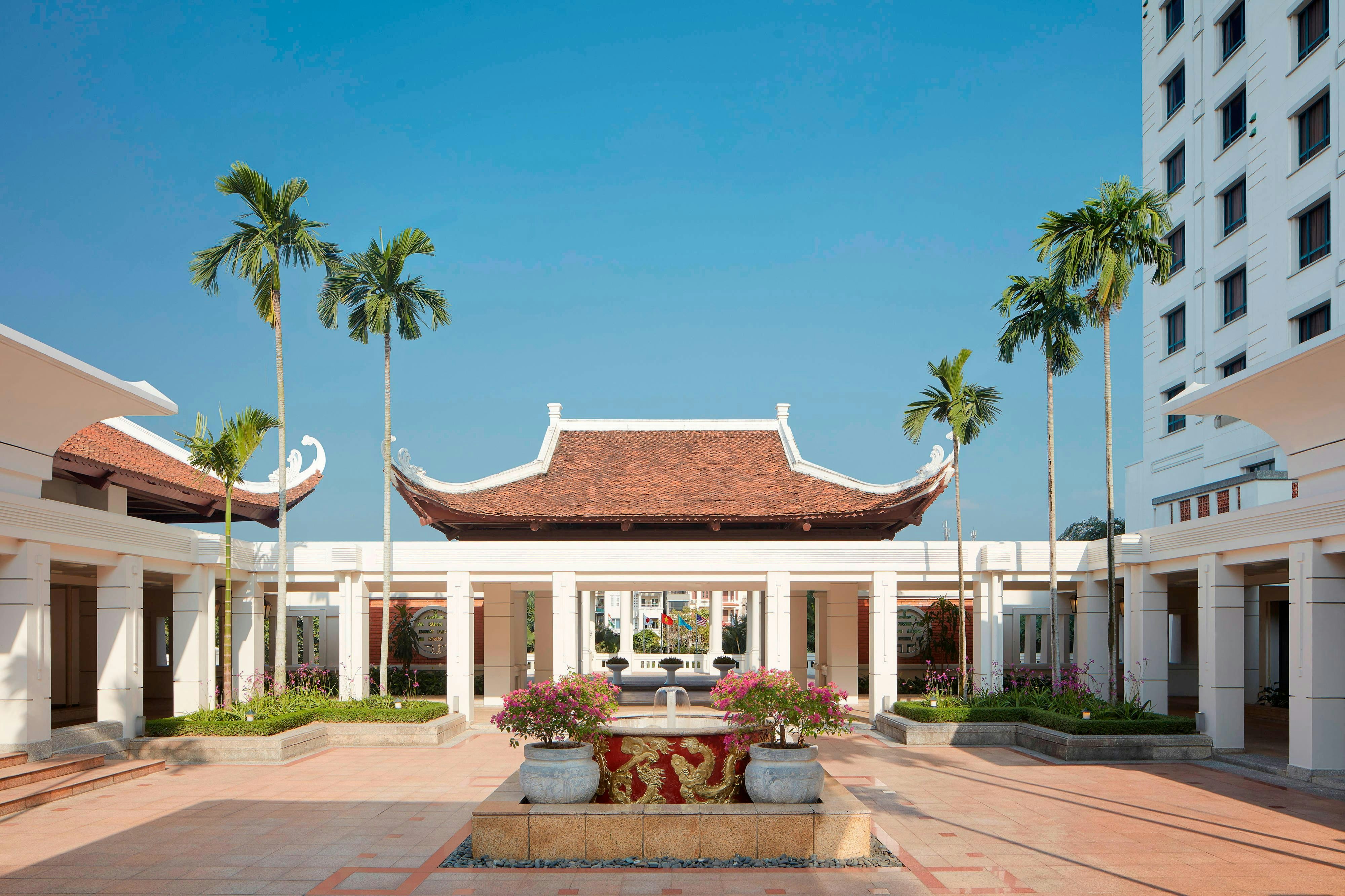SHERATON HANOI HOTEL 41/42