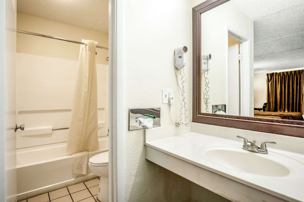 Econo Lodge Knoxville West - Turkey Creek 17/33