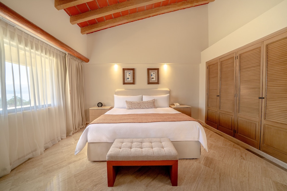 Velas Vallarta Suites Resort All Inclusive 56/99