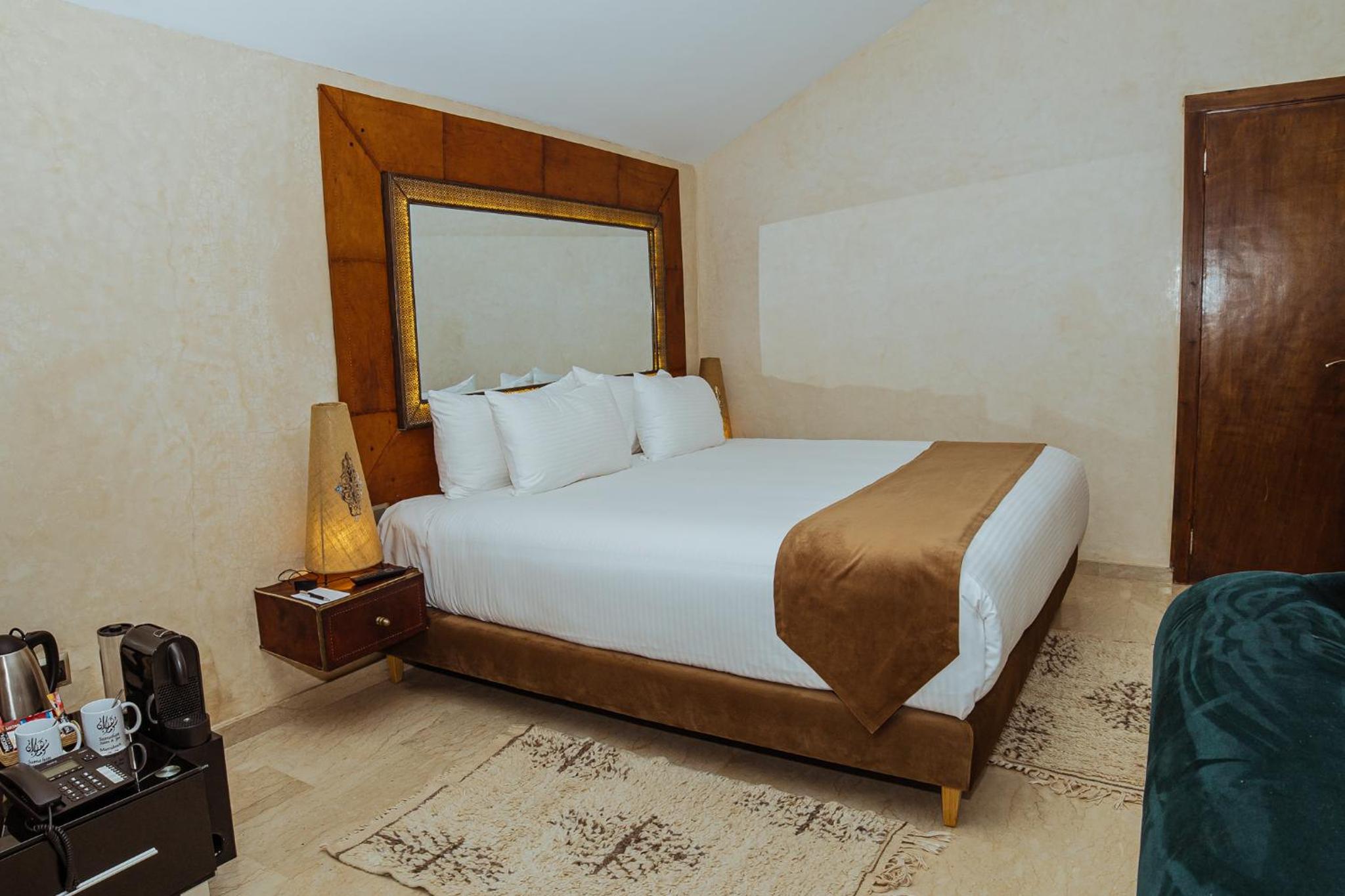 Suite with Private Pool H، Sumahan Suites and Spa 2/3