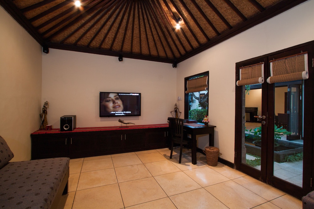 Villa Dewata Seminyak 30/50