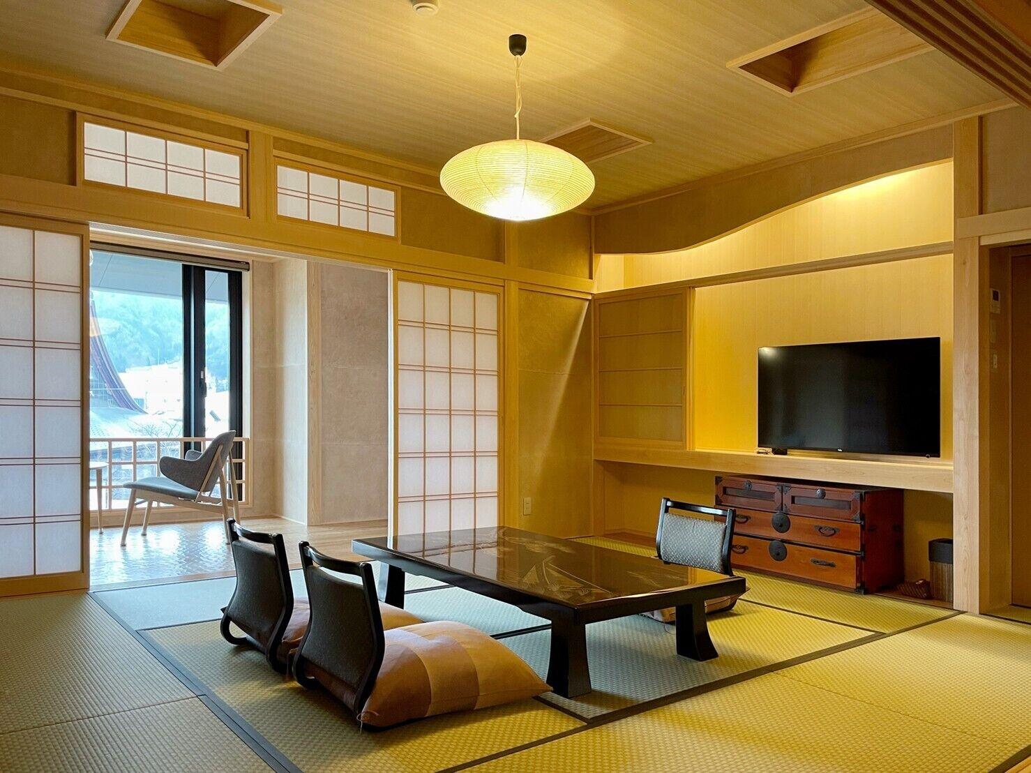 Suite, Twin Beds, 2 Futon Beds, Outdoor View, Private Bathroom