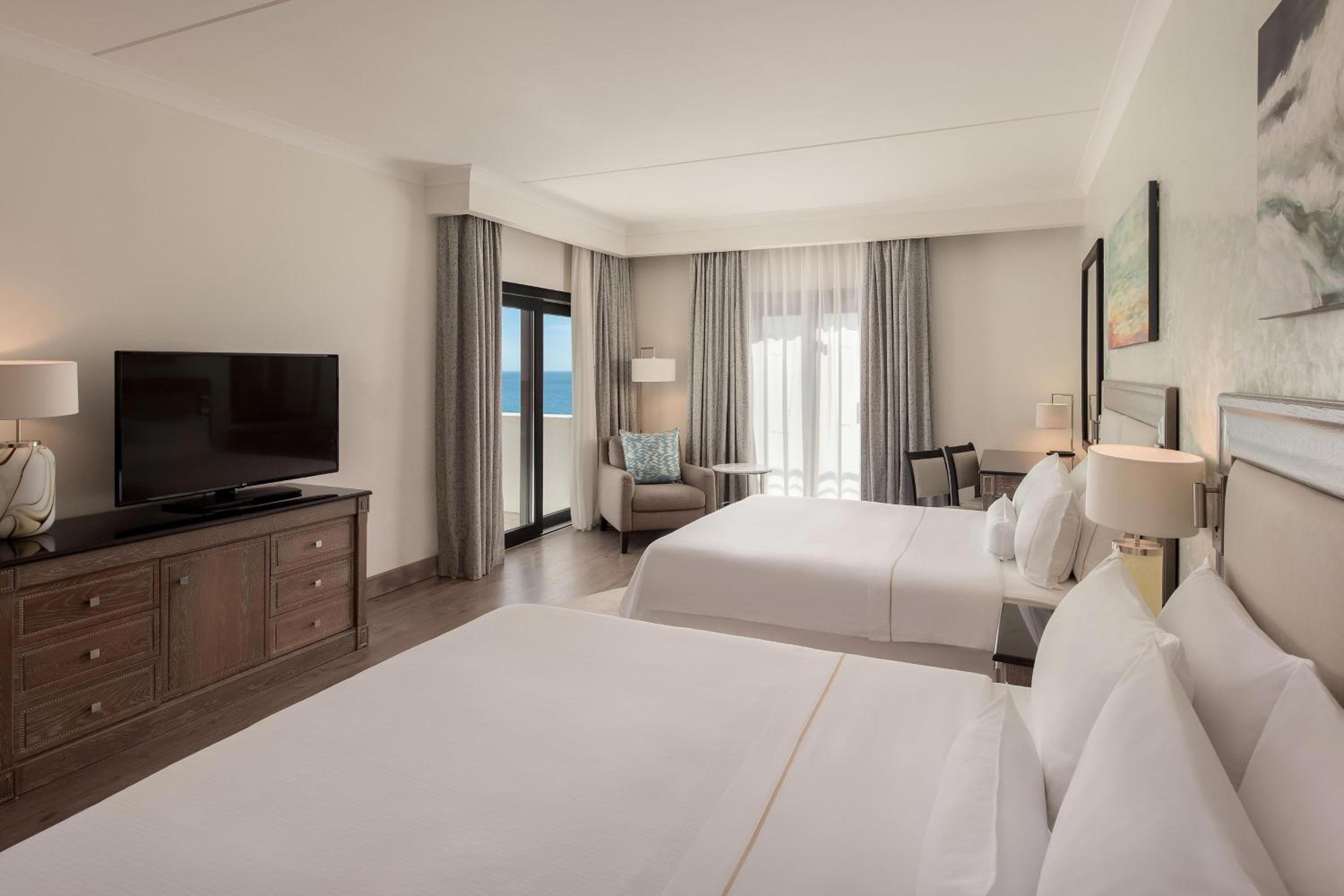 Tower, Guest Room, 2 Queen Beds, Sea View, Balcony