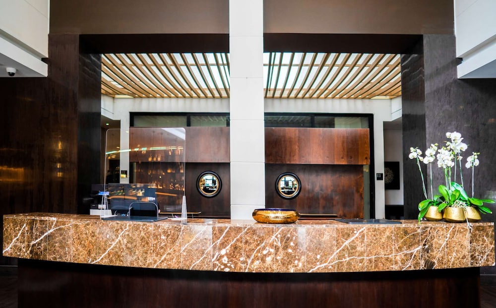 Hotel 93 Luxury Residences 8/69