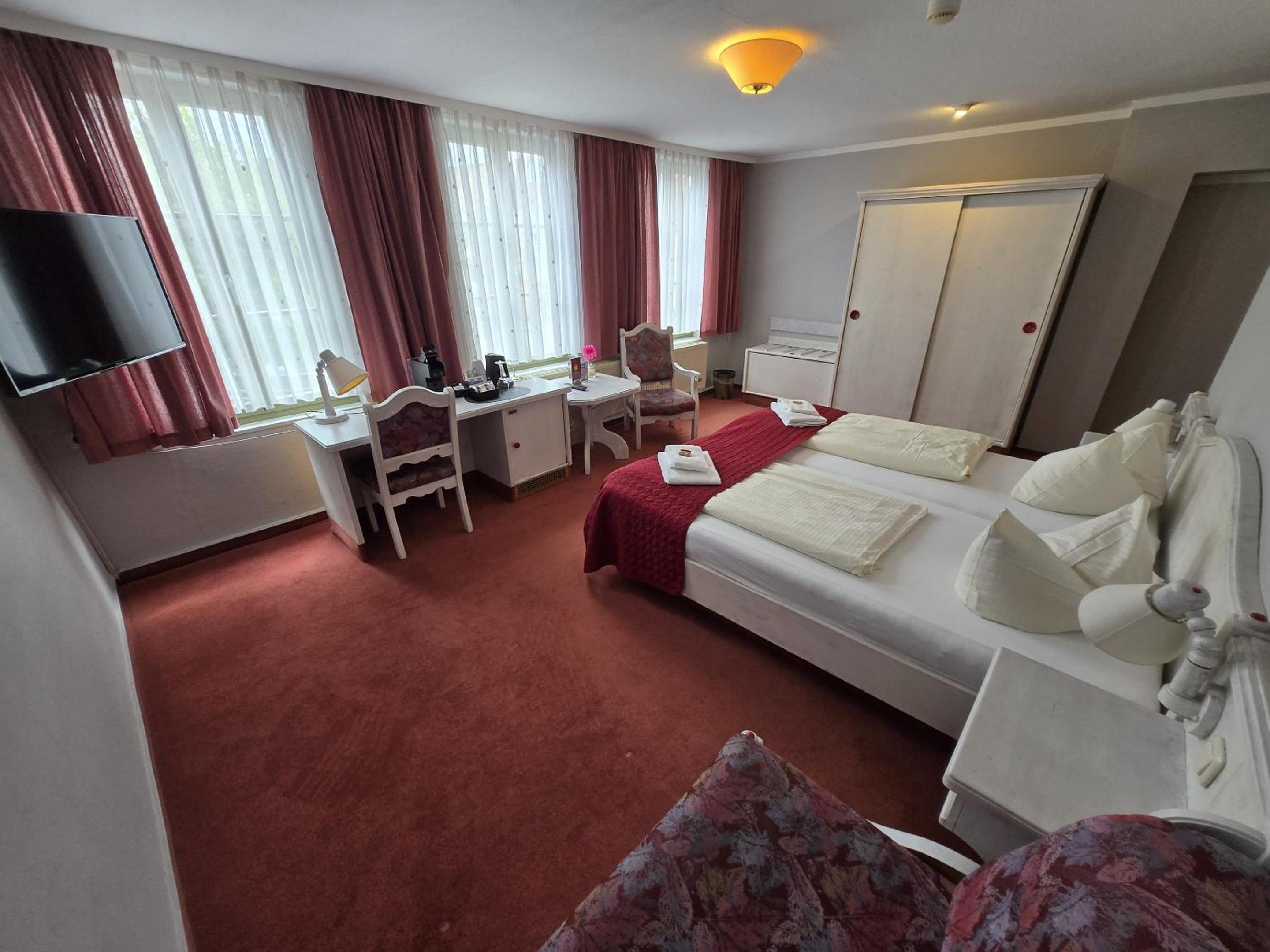 Room, Single