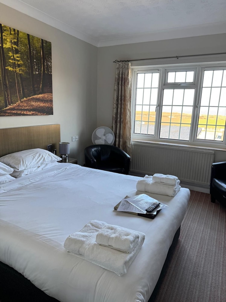 The Dormy House Hotel 18/50
