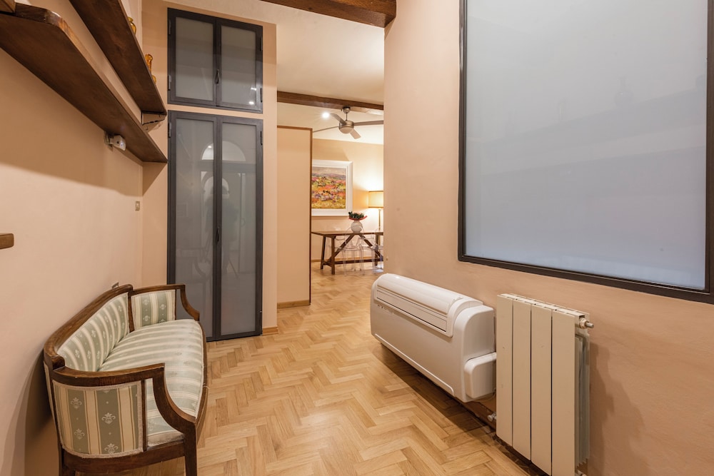 The Painter's House In Santa Croce 13/40