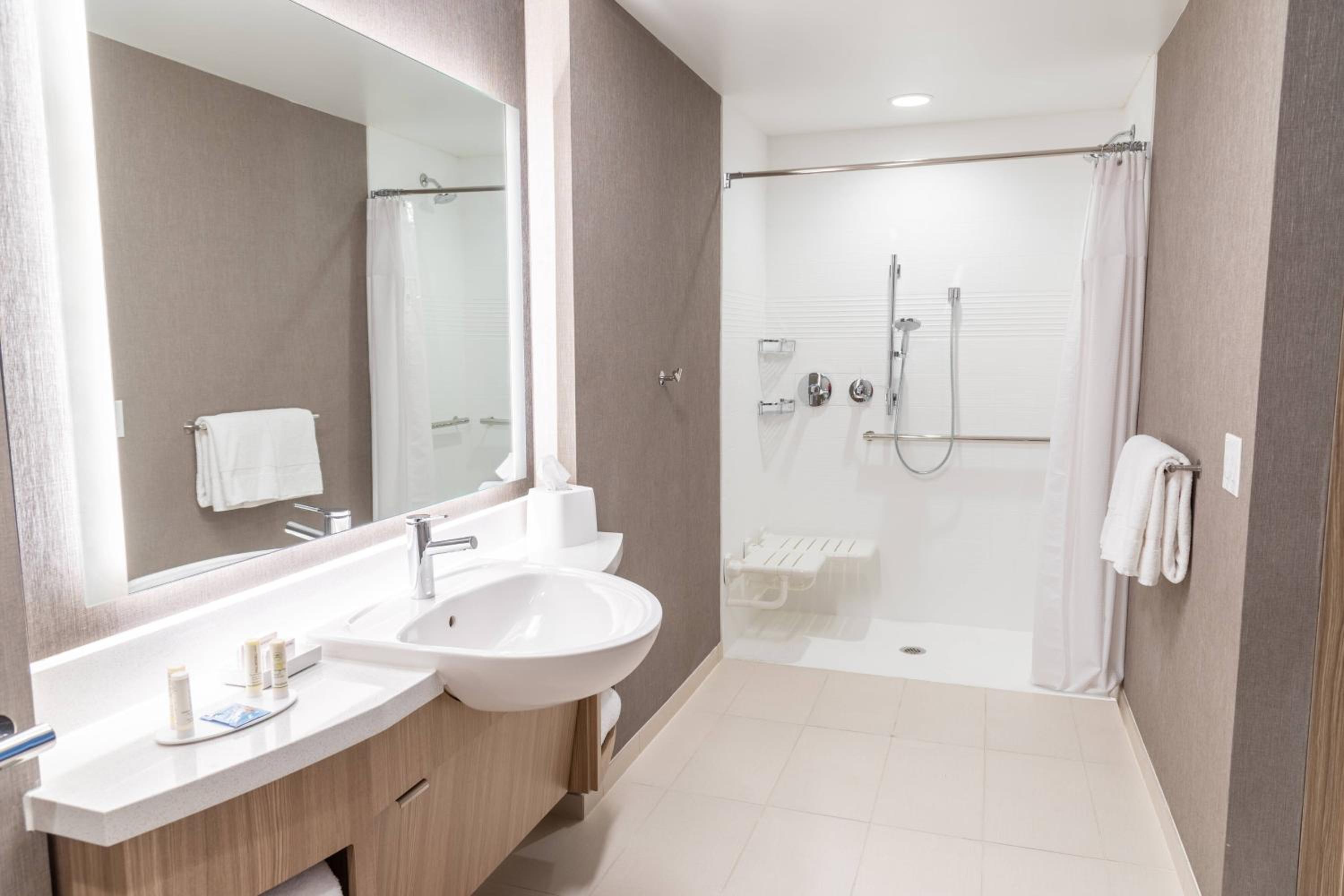 Suite, King Bed, Trundle Bed, Sofa, Accessible, SpringHill Suites by Marriott Overland Park Leawood 2/4