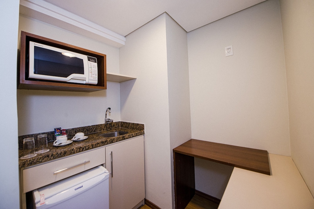 Mercure Curitiba Golden Hotel 36/79
