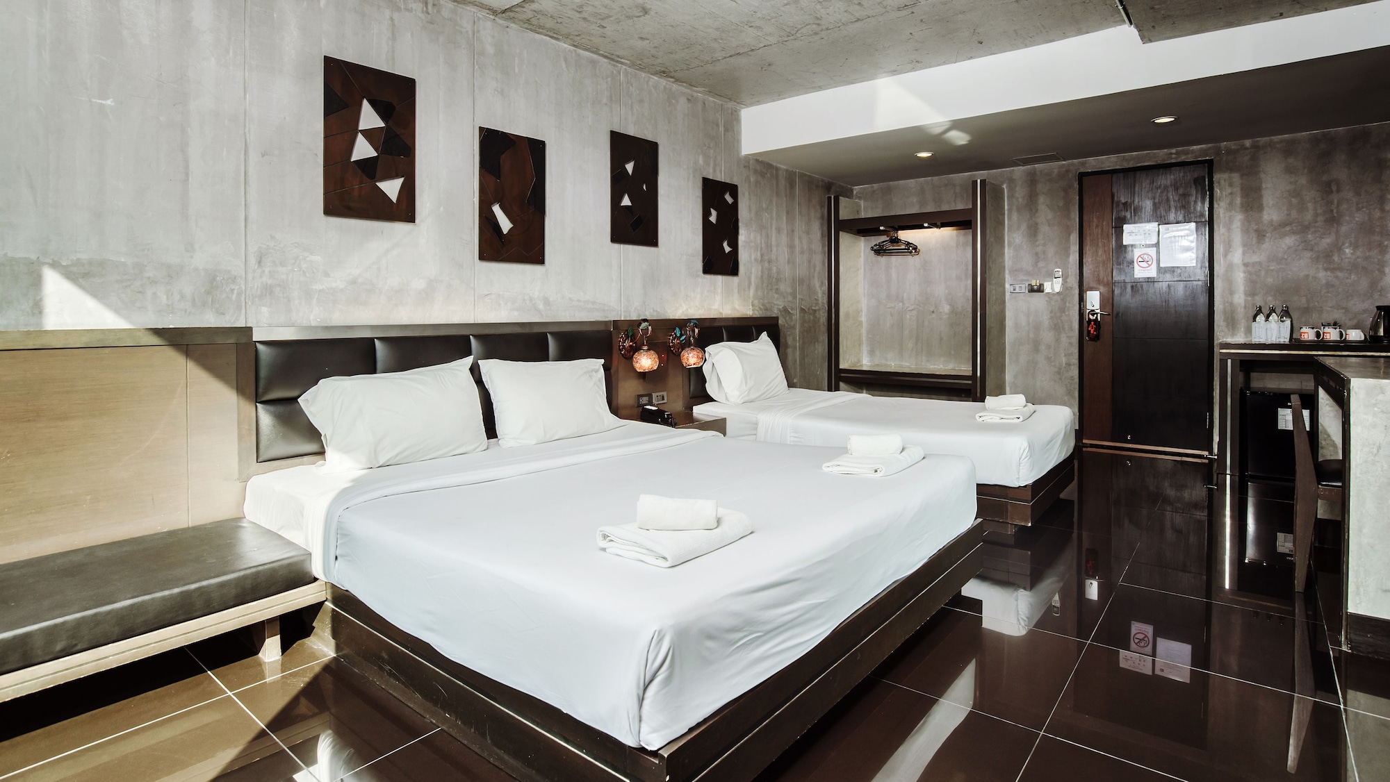 LUXURY, TRIPLE