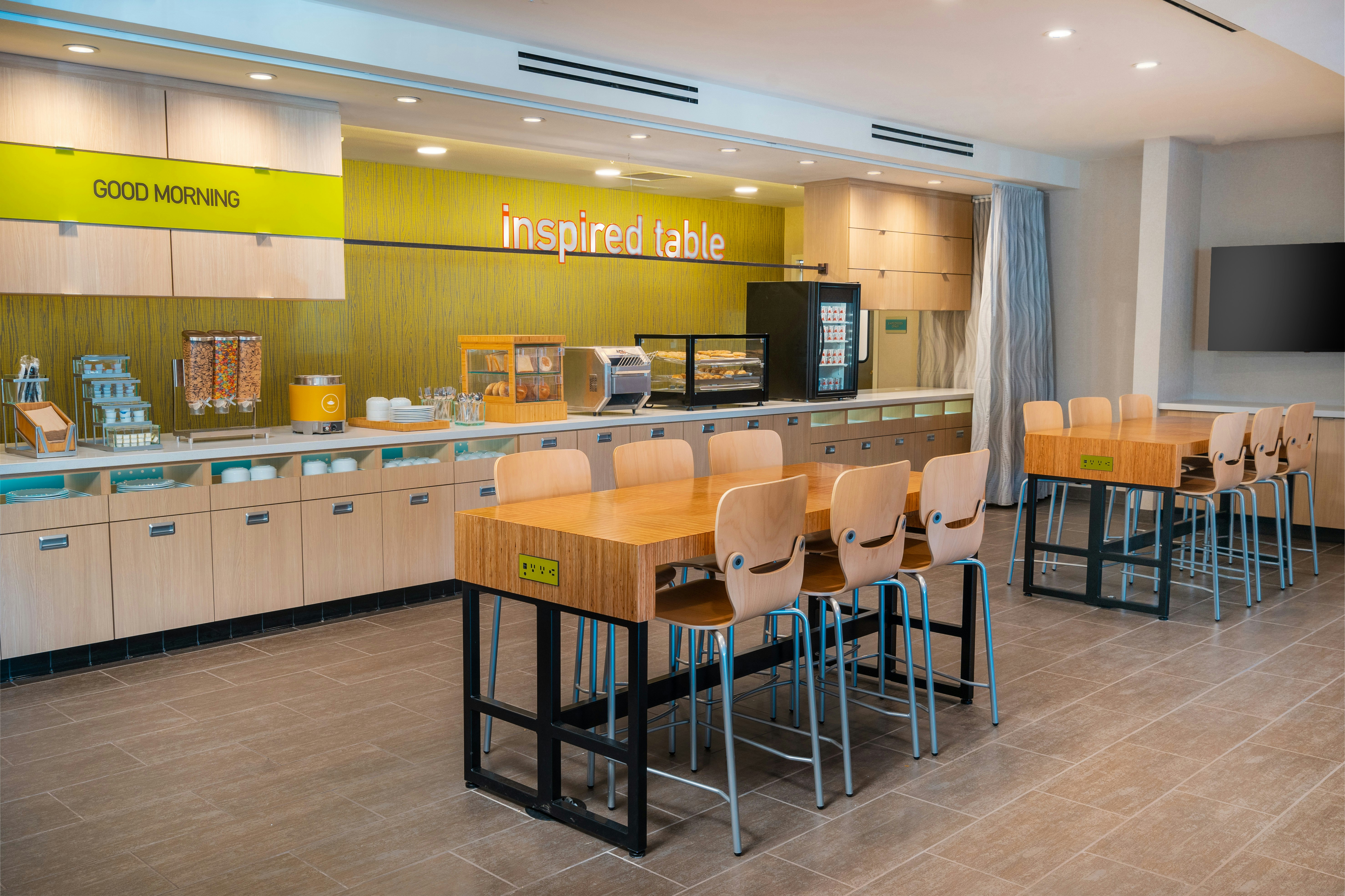 Home2 Suites By Hilton Corona 25/40