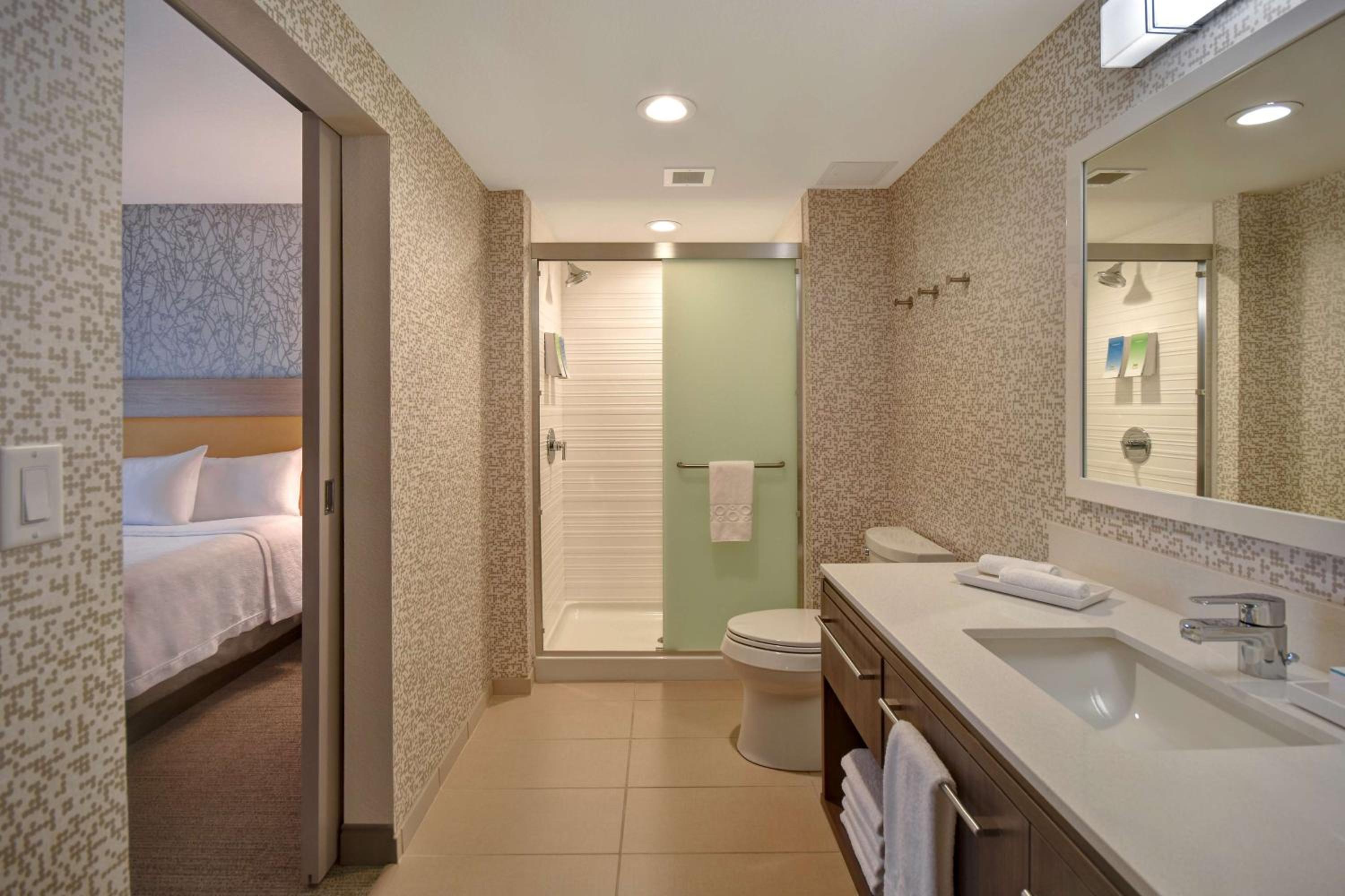 جناح بسرير كينج بغرفة نوم واحدة مع أريكة، Home2 Suites by Hilton Eau Claire South 3/3