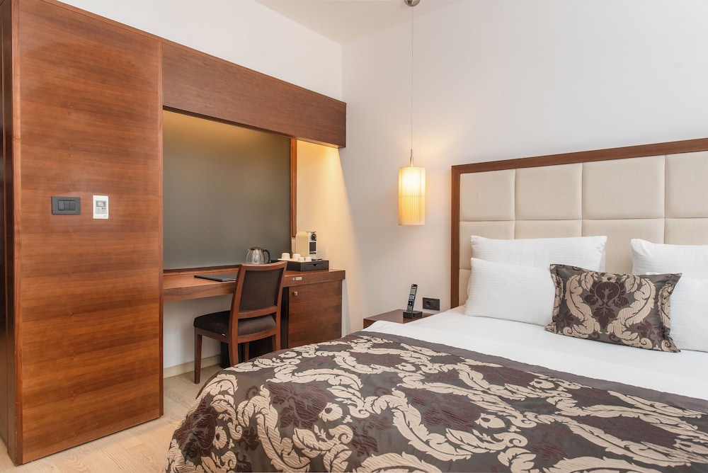 SUPERIOR, DOUBLE BED