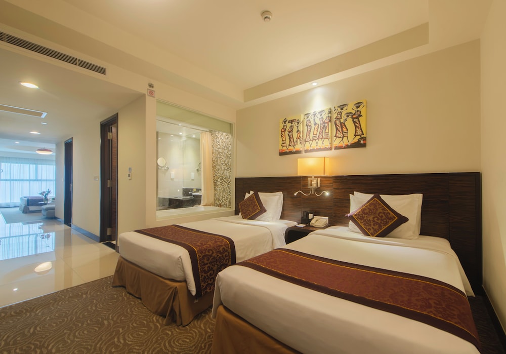 Family Suite, Double and Twin Beds, Ocean View