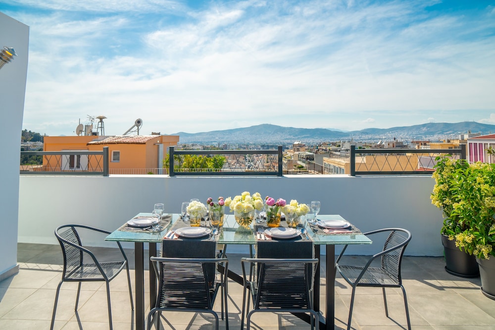 Mythos Luxury Suites 41/50