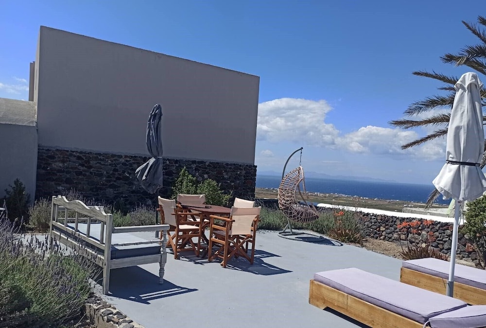 Aqua Serenity Santorini Luxury Suites 3/50