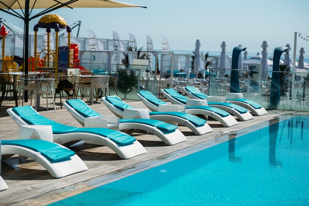 Hotel Opera Mamaia 9/70