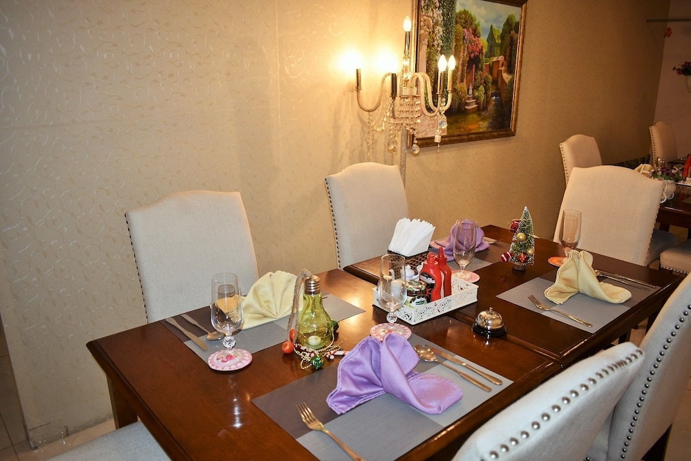 Saigon By Night Luxury Hotel 48/68