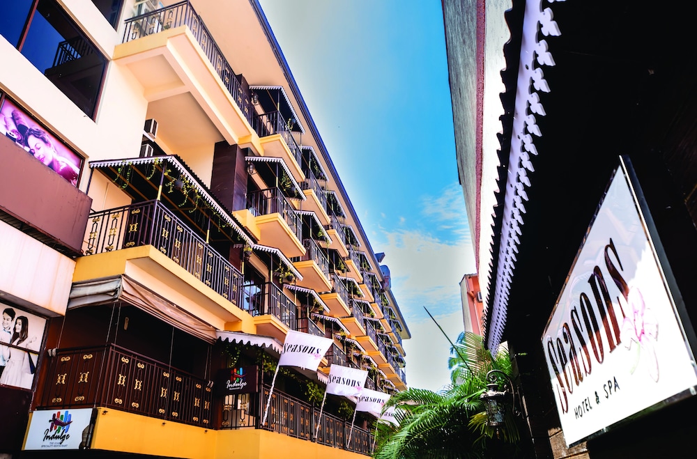 Seasons Hotels & Resorts 5/50