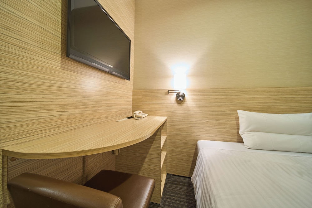 VIA INN SHIN-OSAKA WEST 25/42