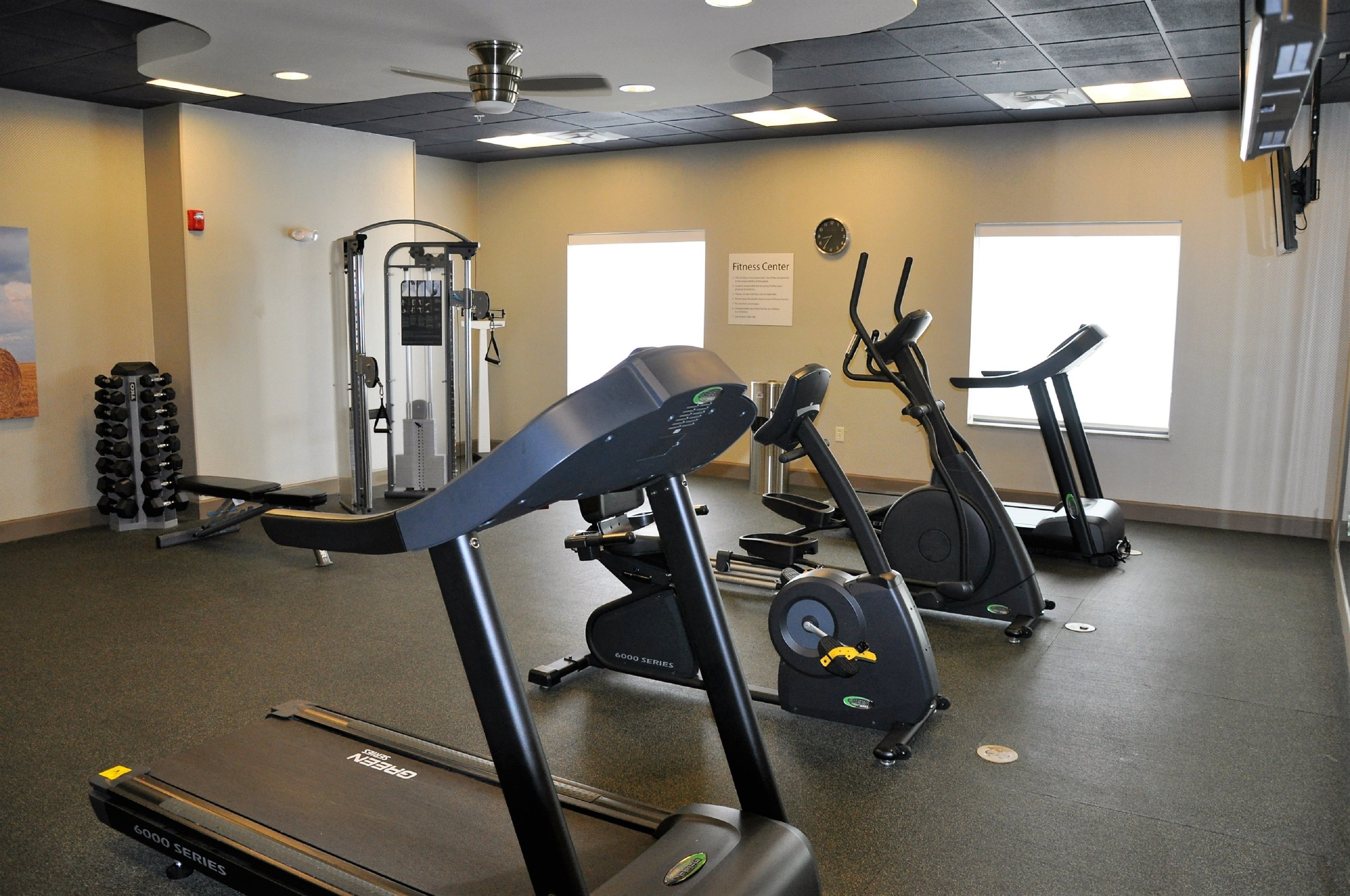 Holiday Inn Express Hotel and Suites Perry-National Fairground Area 48/68
