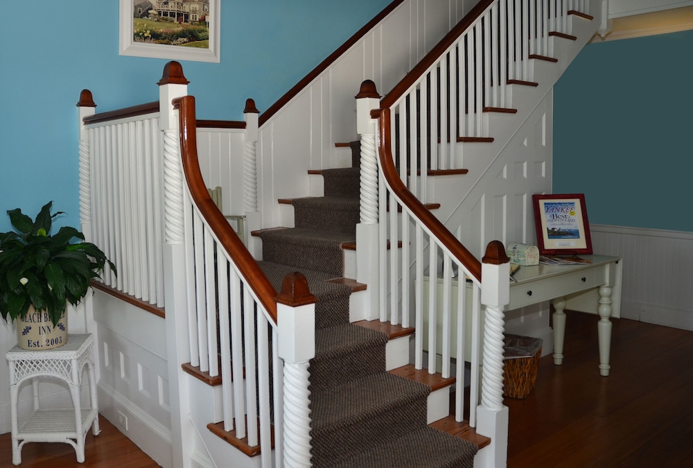 Beach Breeze Inn 5/50