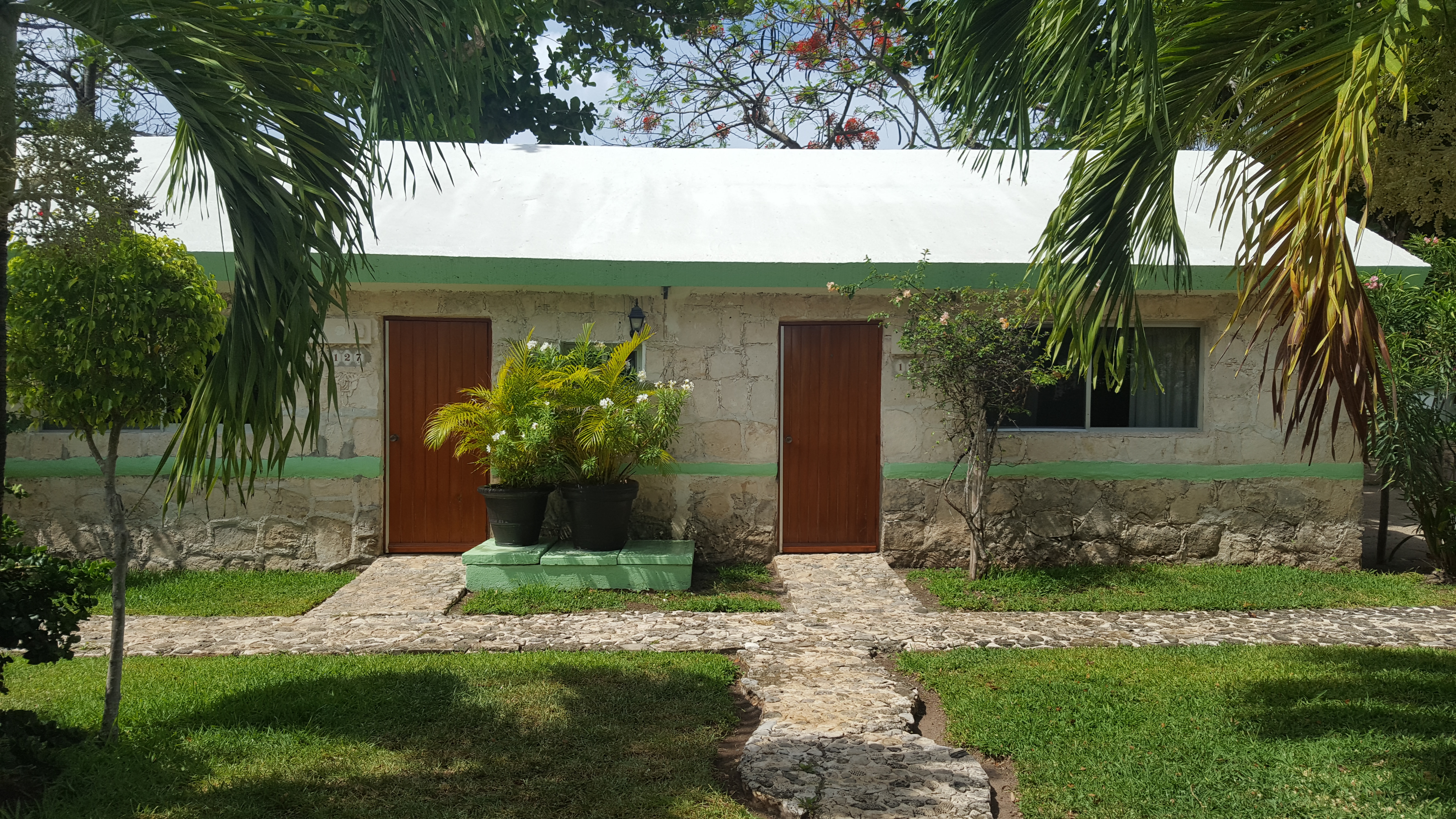 Hotel Akumal Caribe 4/24