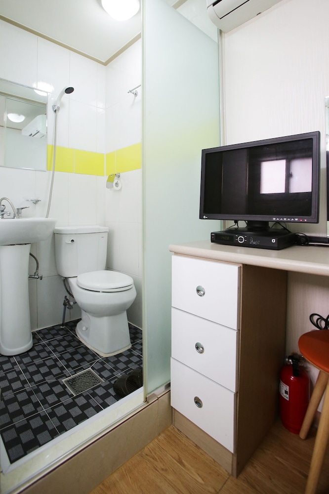 K Pop Residence I 64/75