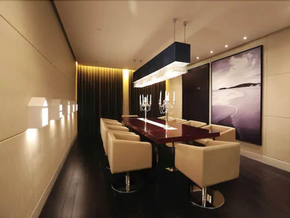 Jinjiang Metropolo Classiq Off Bund 34/50