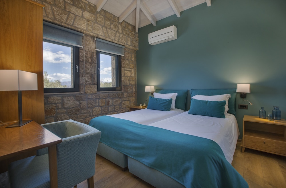 Anthemion Suites And Villas 9/50