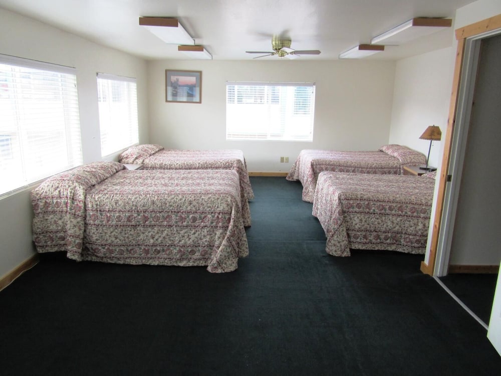 Yellowstone Country Inn 13/48