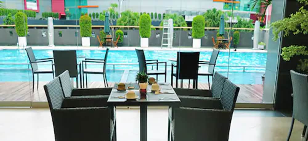 Grage Hotel Cirebon 53/71