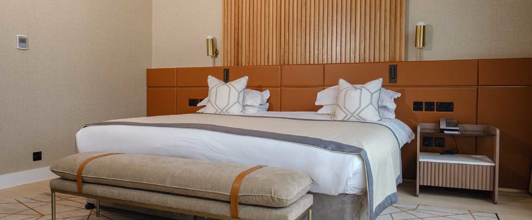 Suite, Riverside