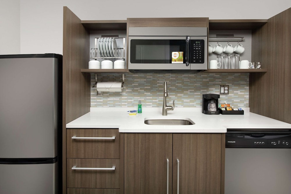 Home2 Suites by Hilton Longmont 28/30