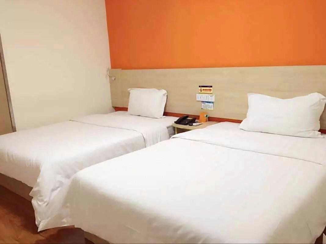 7 Days Inn (Chongqing University Town Xijie Pedestrian Street) 18/30