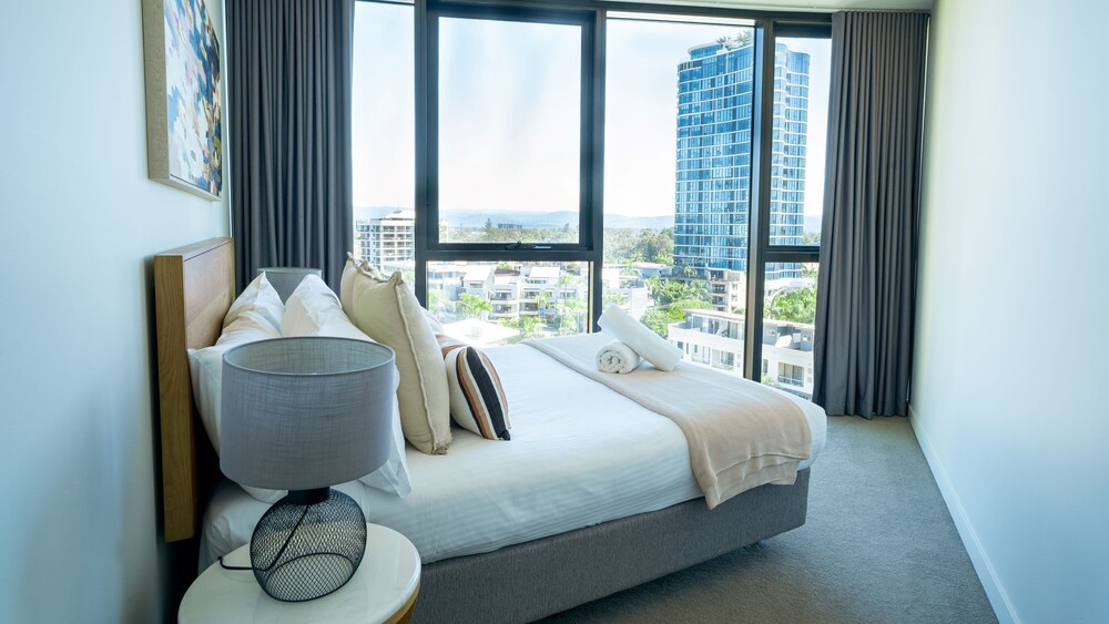 Vue Broadbeach 14/49