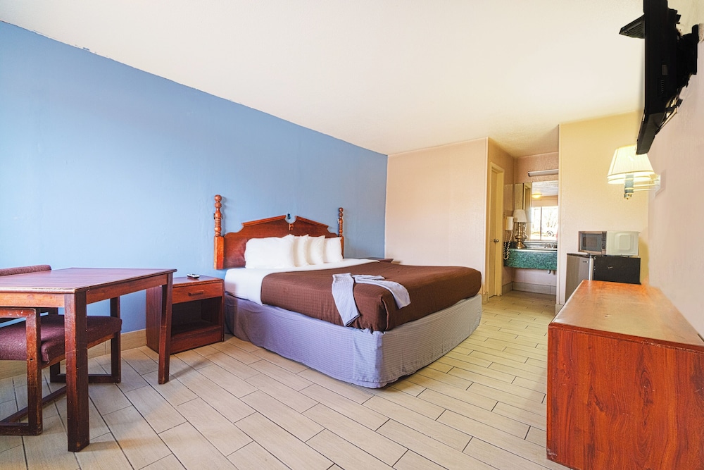 غرفة بسرير كينج، Regency Inn Three Rivers I-37 8/10