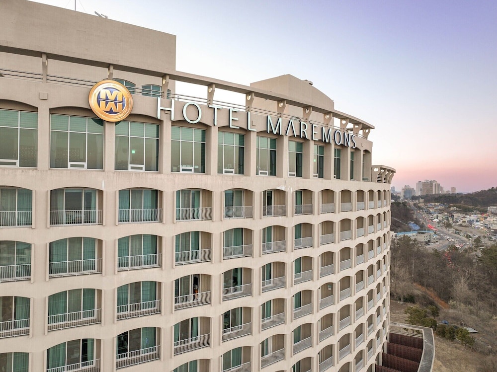Hotel Maremons 4/47