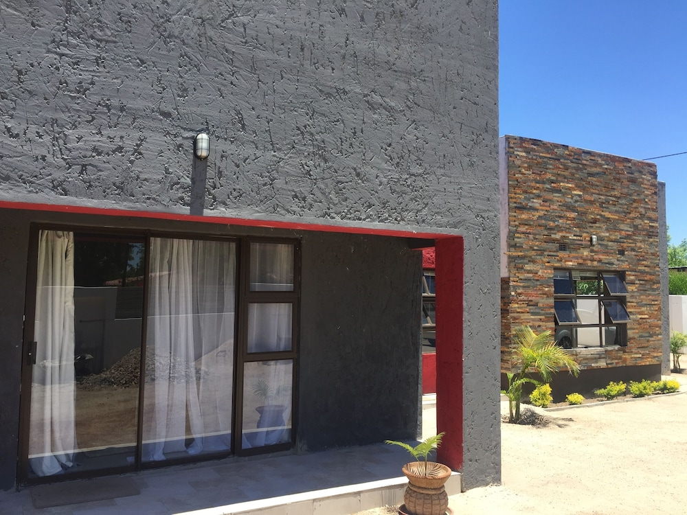 The New Mall Guest House 28/39