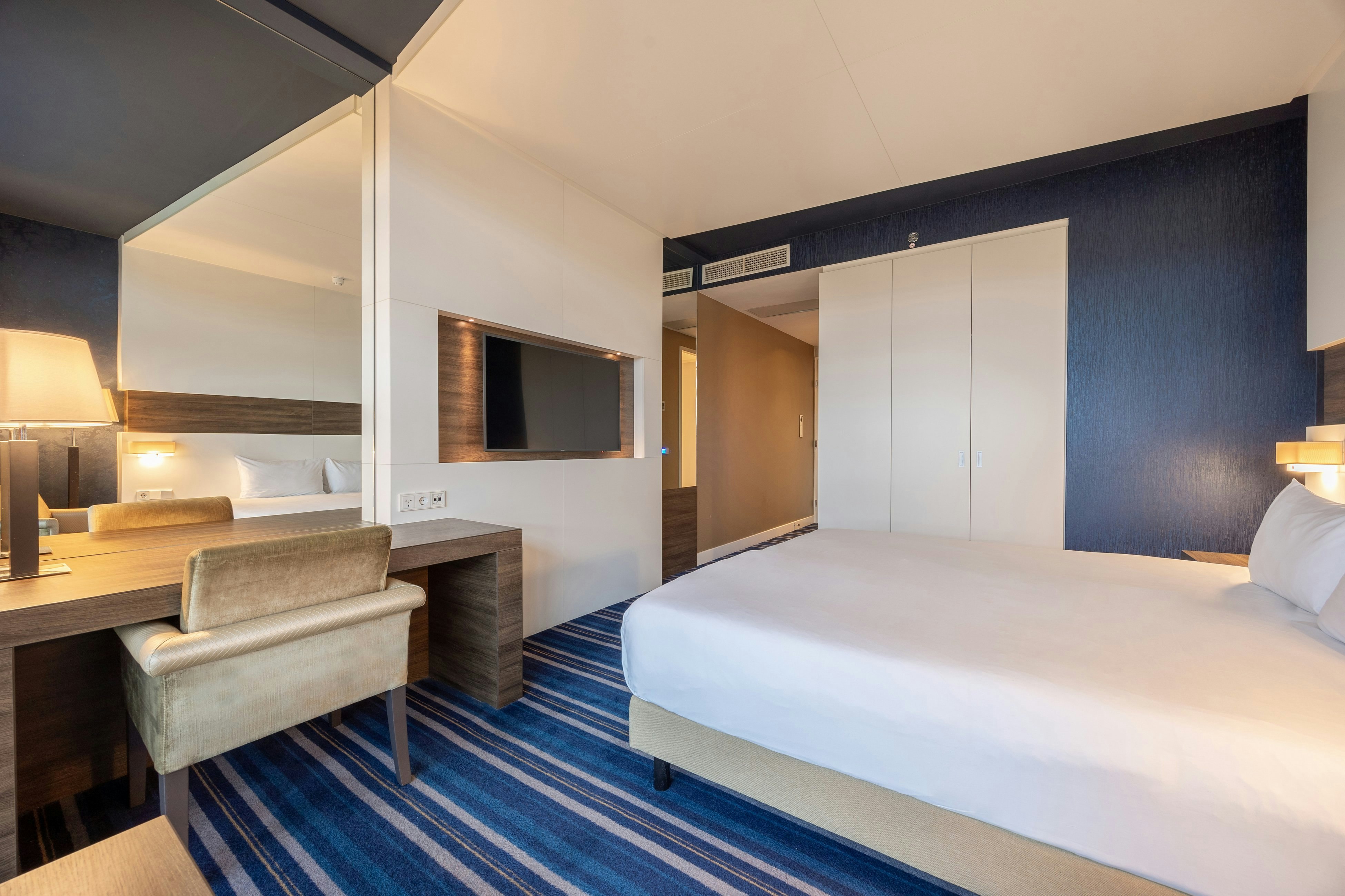 Comfort Room 1 King Bed