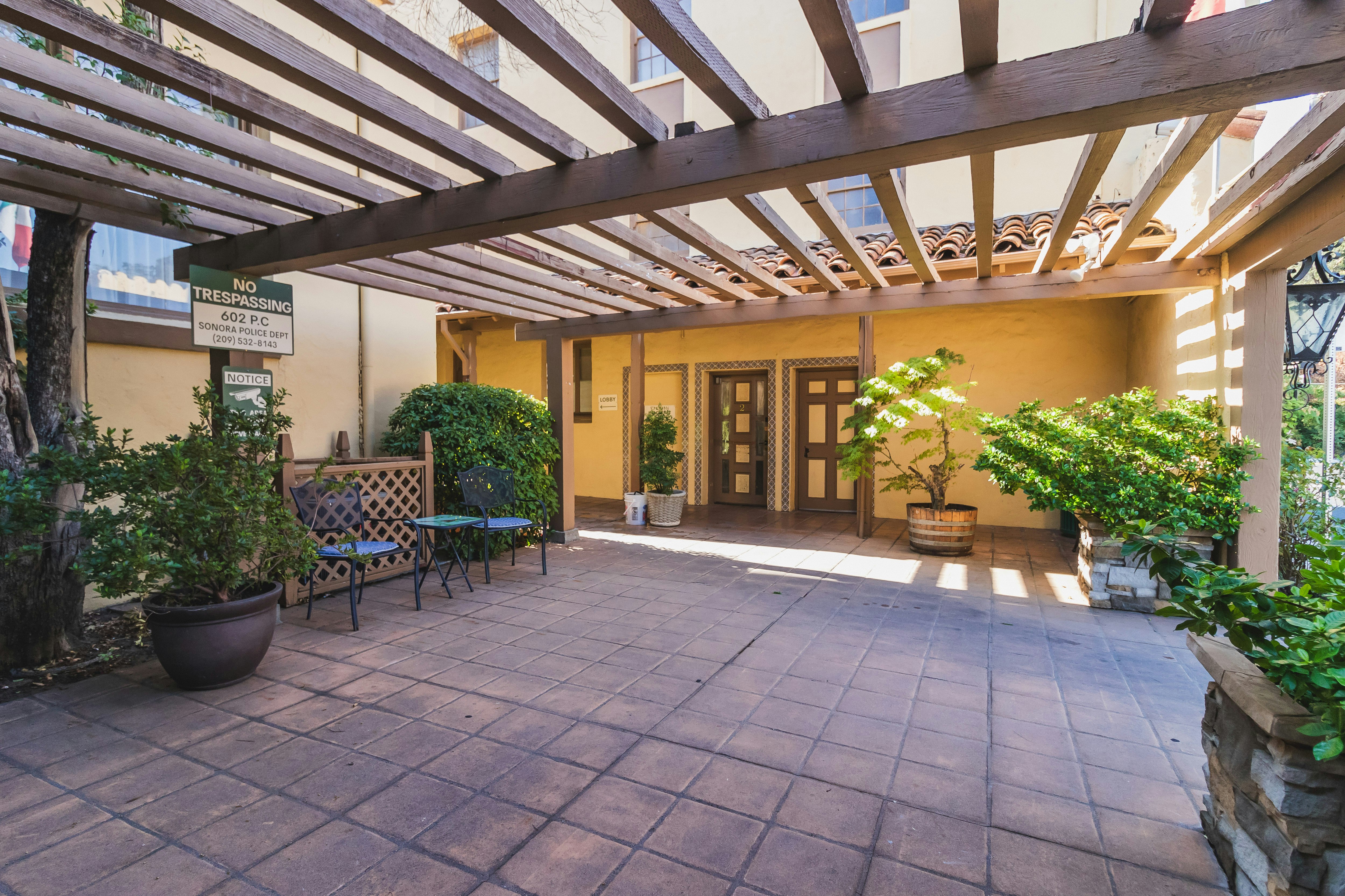 The Sonora Inn 44/50