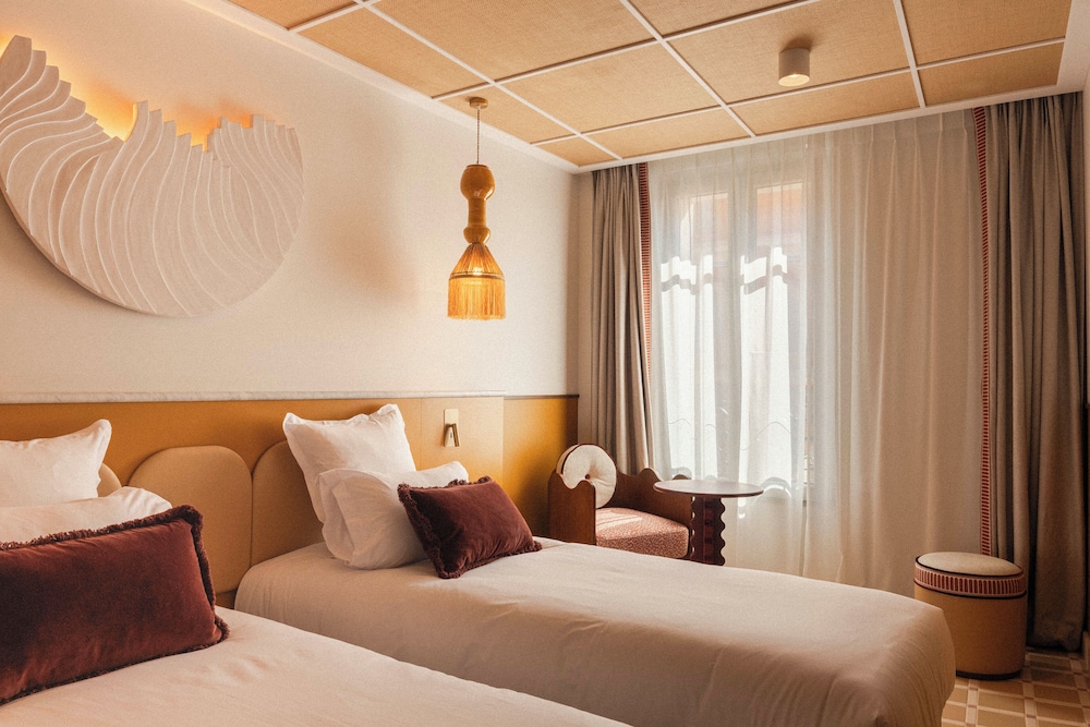 Superior, King Bed