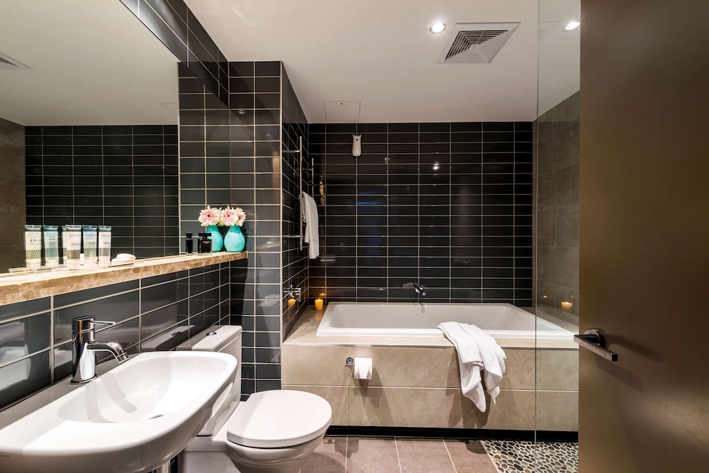 Oaks Redcliffe Mon Komo Suites، North Lakes، Narangba 24/77