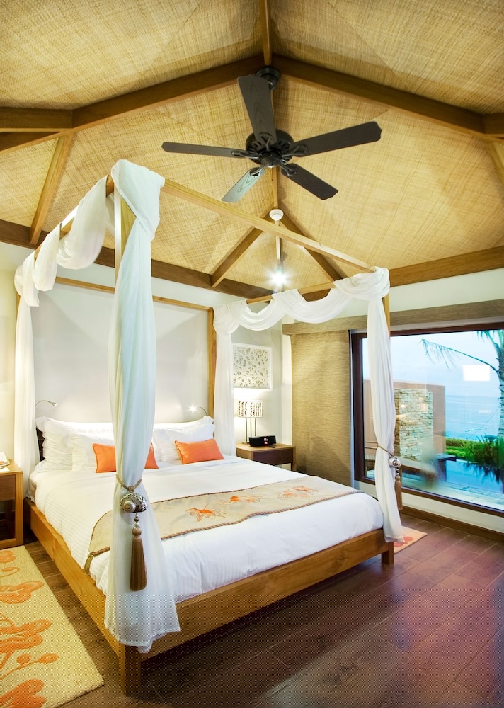 Crimson Resort and Spa Mactan 11/50