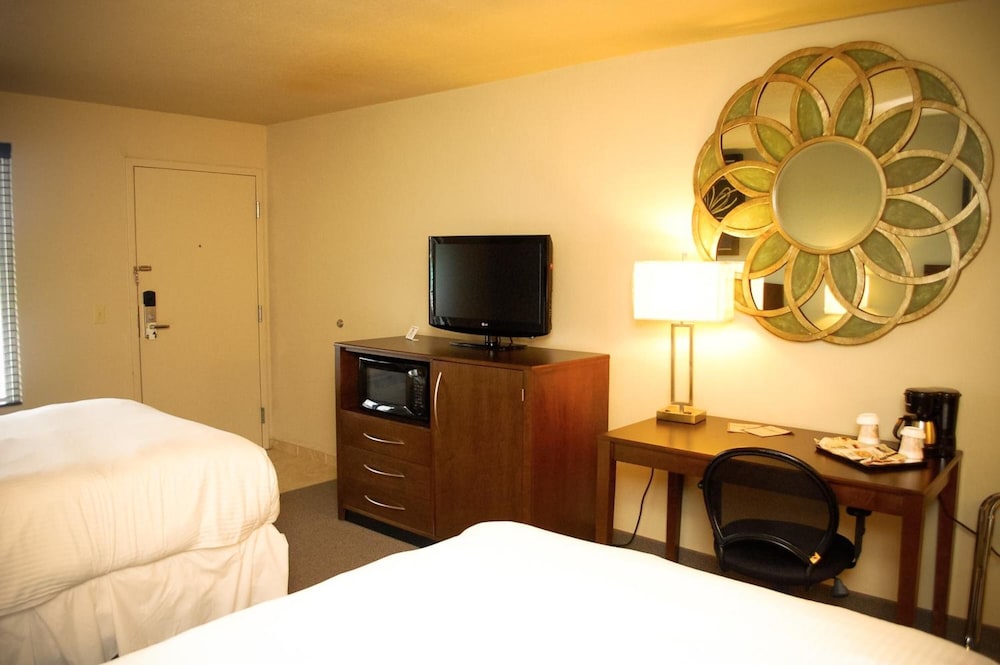 Unique Suites Hotel 10/50