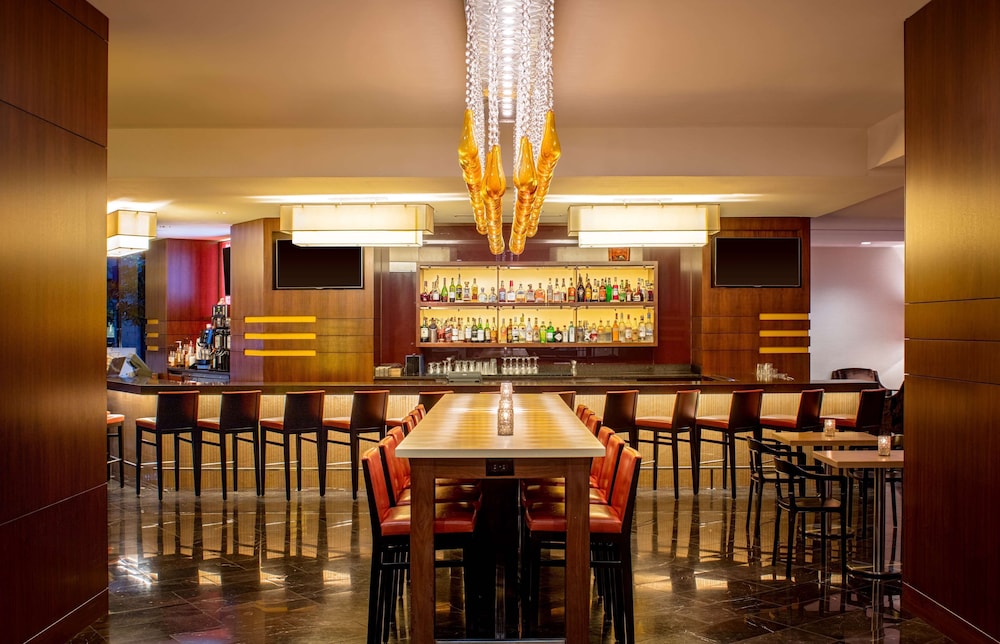 Hyatt Regency Crystal City 48/70