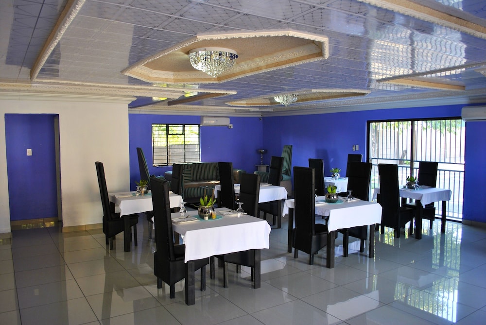 Lapologa Bed And Breakfast 24/34