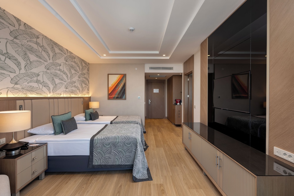 Miracle Resort Hotel 21/72