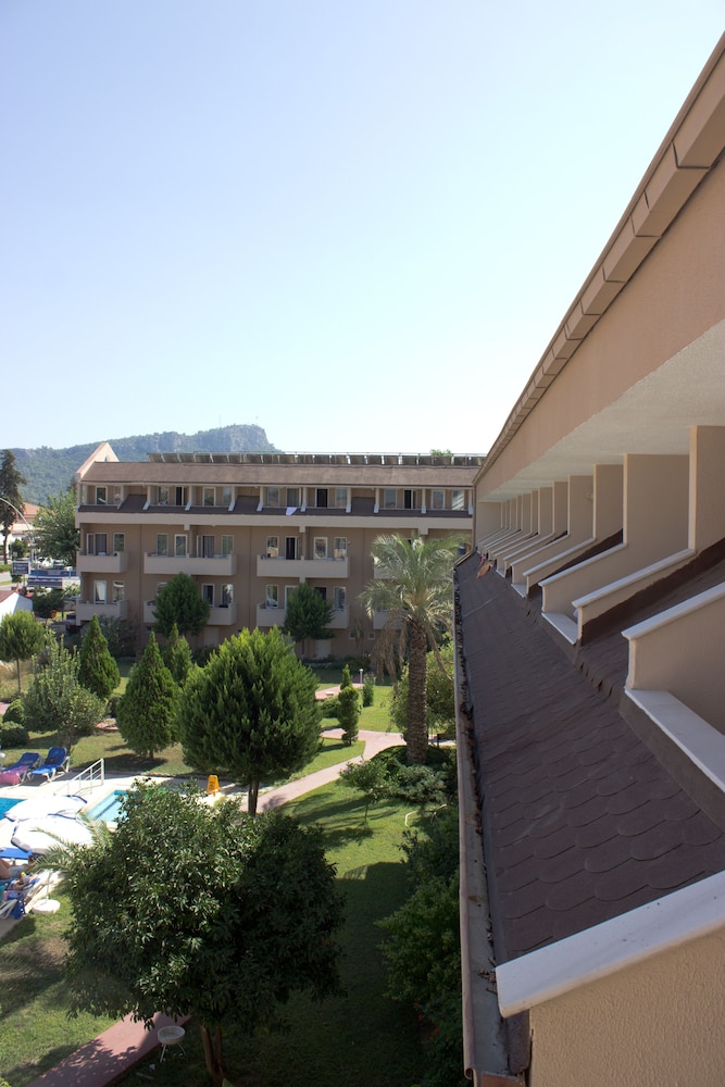 Ares Dream Hotel 46/50