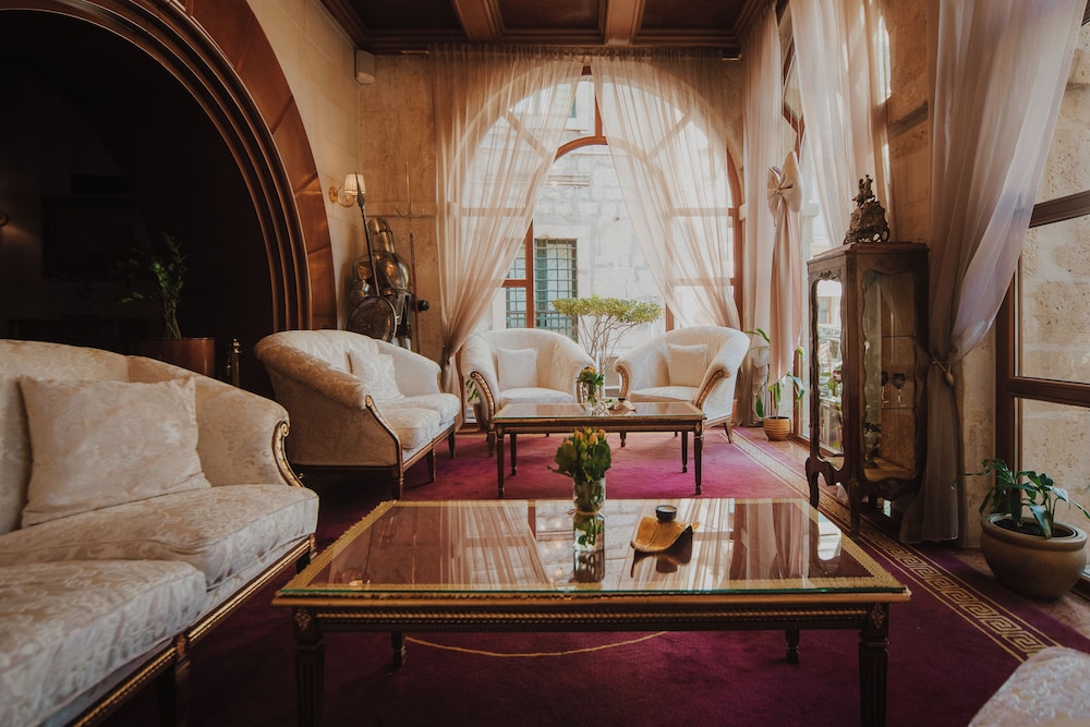 Historic Boutique Hotel Cattaro 44/60
